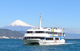 船と富士山01