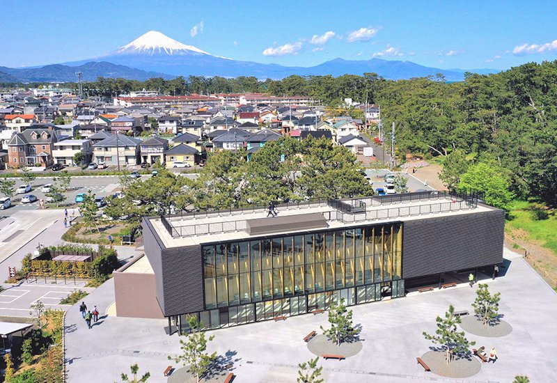 静冈市三保松原 文化创造中心“三保方向灯（Miho Shirube）”